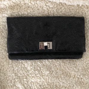 Black clutch